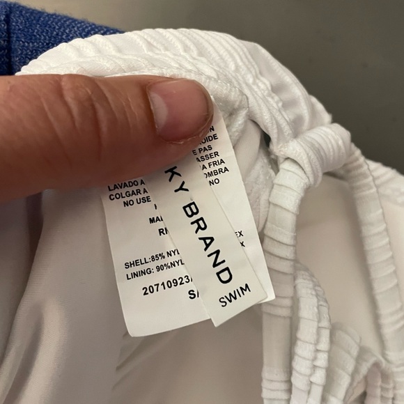 LUCKY BRAND- white plug front on piece - Picture 3 of 4